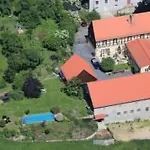 Mit Terrasse Im Sanierten Fachwerkhof By Interhome Apartamento Maxen